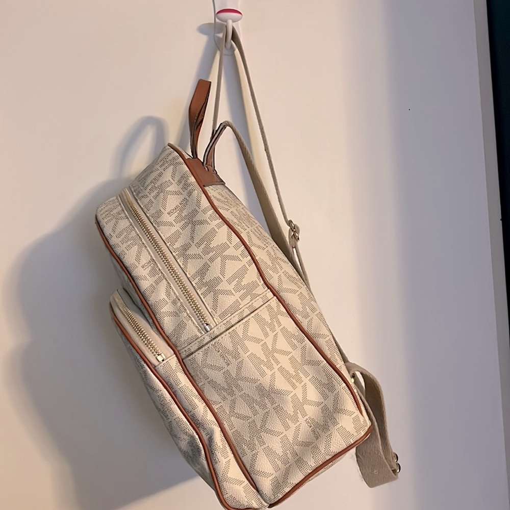 Michael Kors Cream and brown zip backpack - Picture 4 of 12